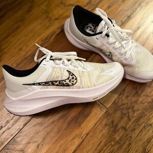 NWOT Nike Women's White and Black Leopard Print Sneakers